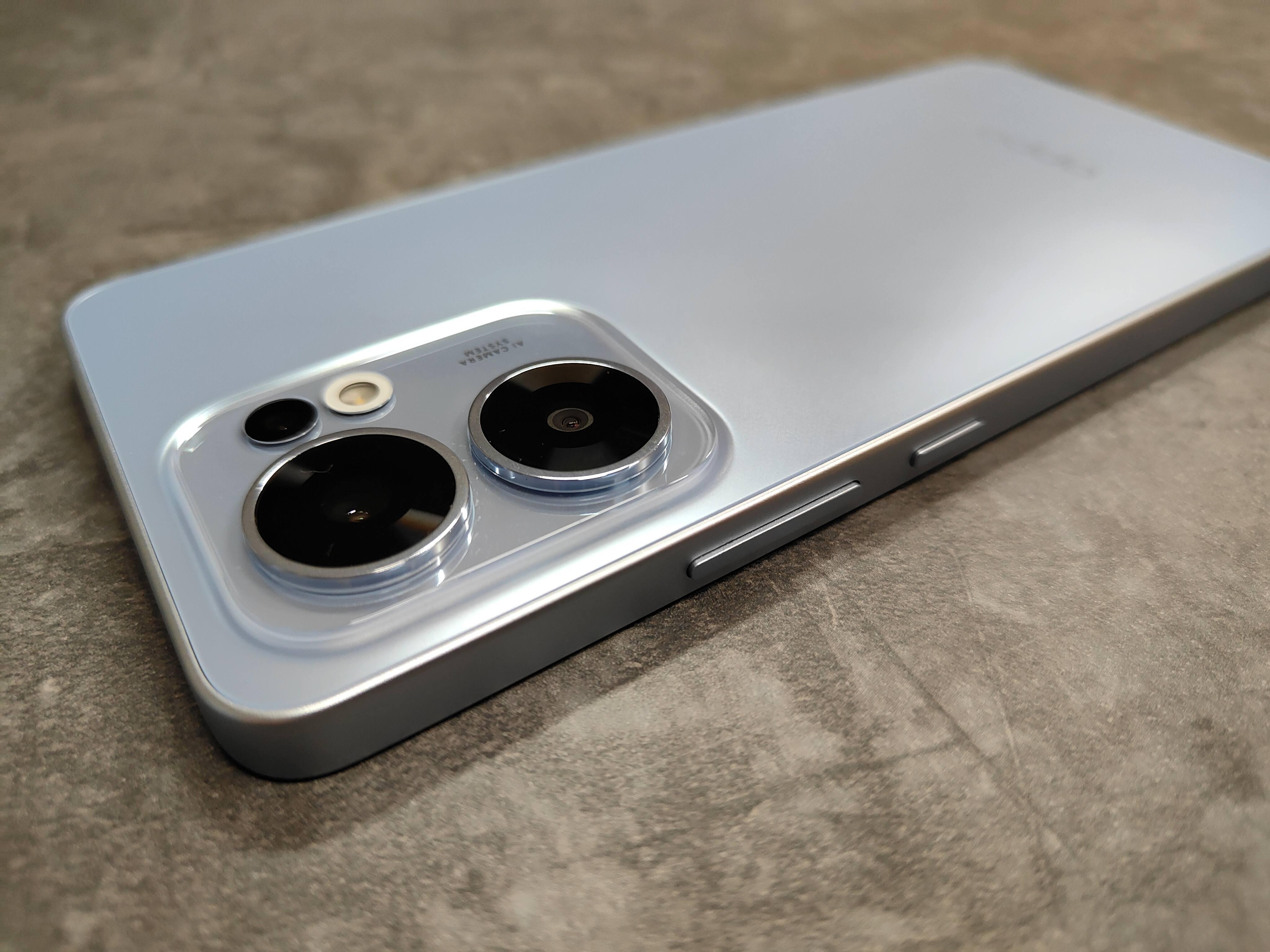 OPPO Reno13 Aをレビュー！進化したAIと長持ちバッテリーが魅力のSIM